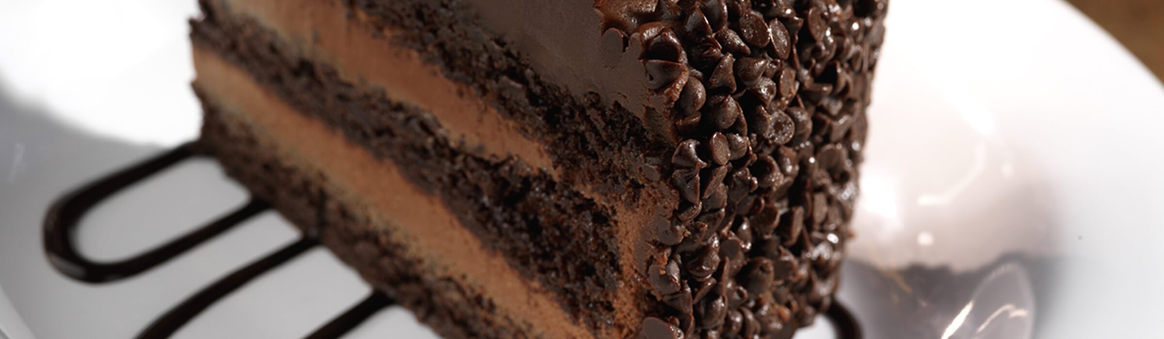 Order Chocolate Mousse Cake food online from Hooters store, Countryside on bringmethat.com