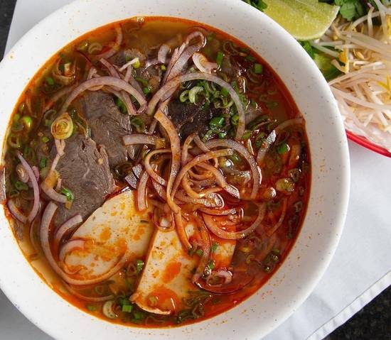 Order Spicy Vietnamese Noodle Soup food online from Bibo's Cafe store, Harris County on bringmethat.com