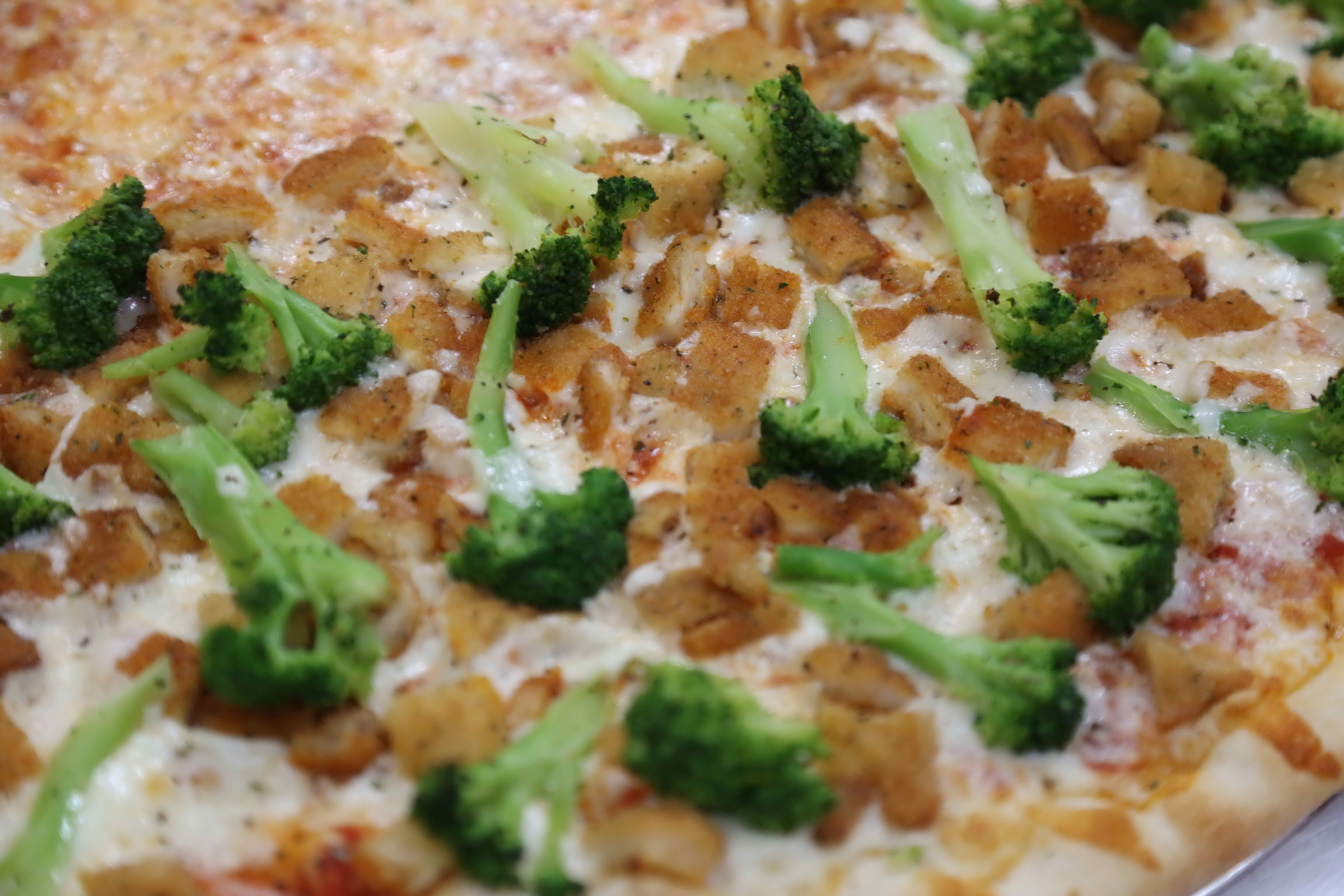 Order Chicken and Broccoli Pizza food online from Famous Calabria store, New York on bringmethat.com