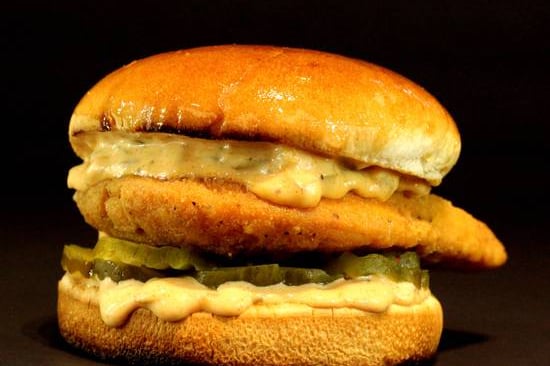 Order Solo Jr Crispy Chicken Sandwich food online from Solo Burgers&Wings store, Dallas on bringmethat.com