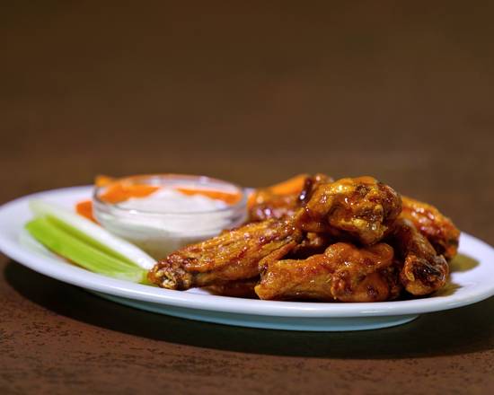 Order Chicken Wings food online from Elephant & Castle store, Chicago on bringmethat.com