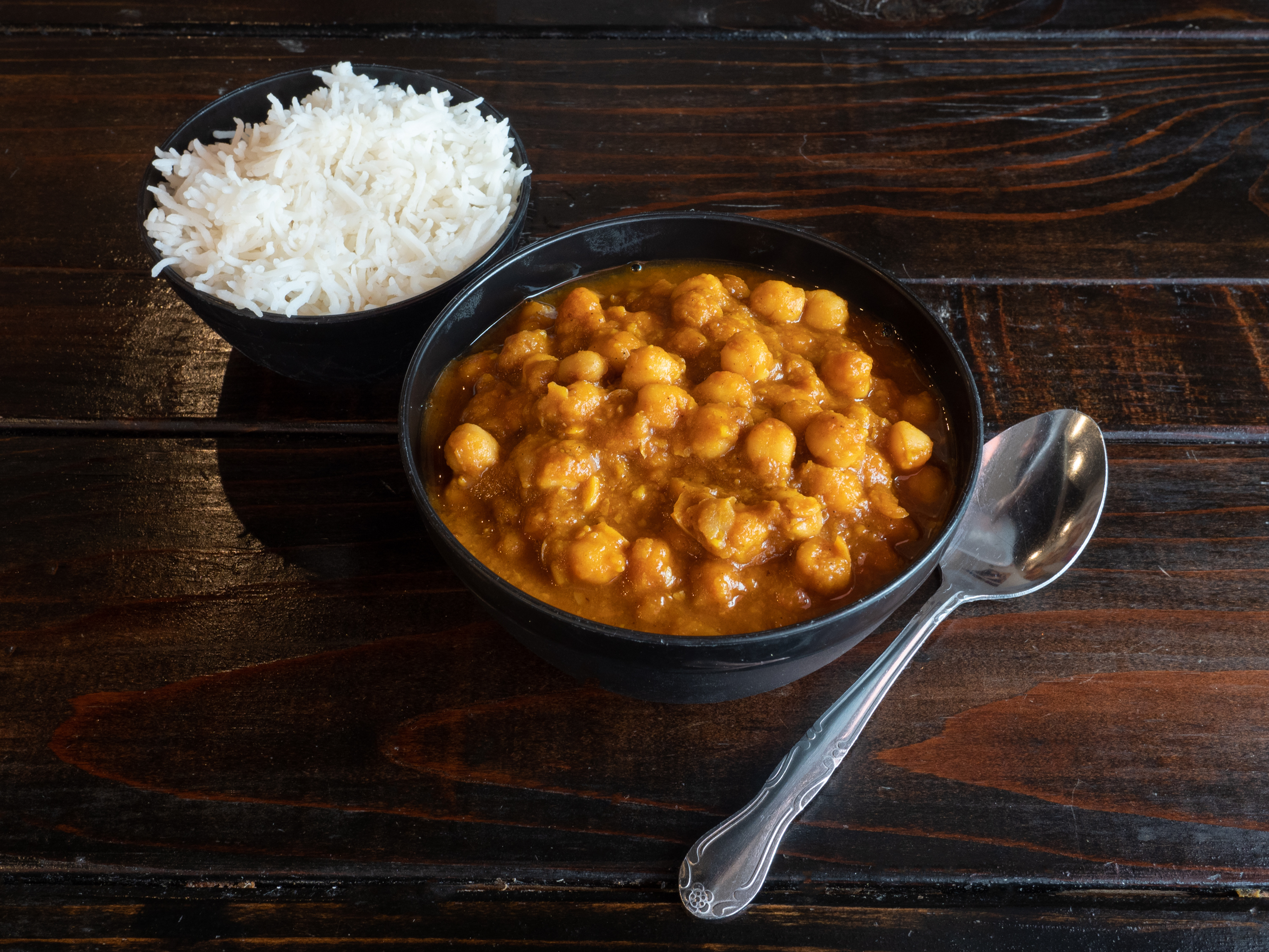 Order Curry - Chana Masala Curry food online from Indian Street Cafe store, San Jose on bringmethat.com