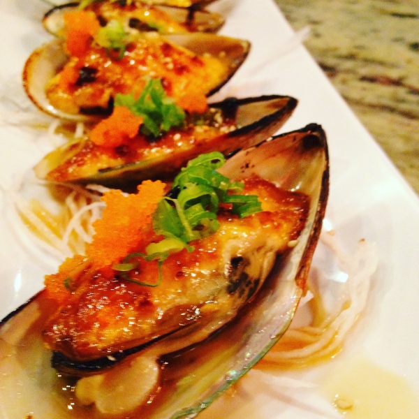 Order Baked Green Mussels food online from What the fish sushi store, Los Angeles on bringmethat.com