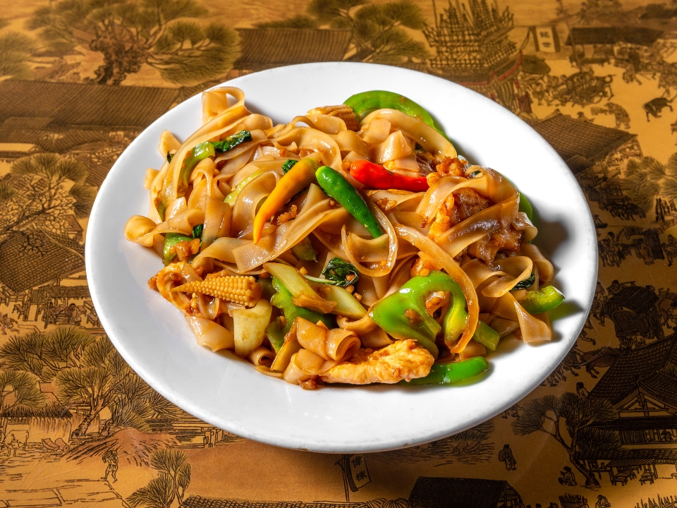 Order Thai Drunken Noodle food online from J. Wong's Asian Bistro store, Salt Lake City on bringmethat.com