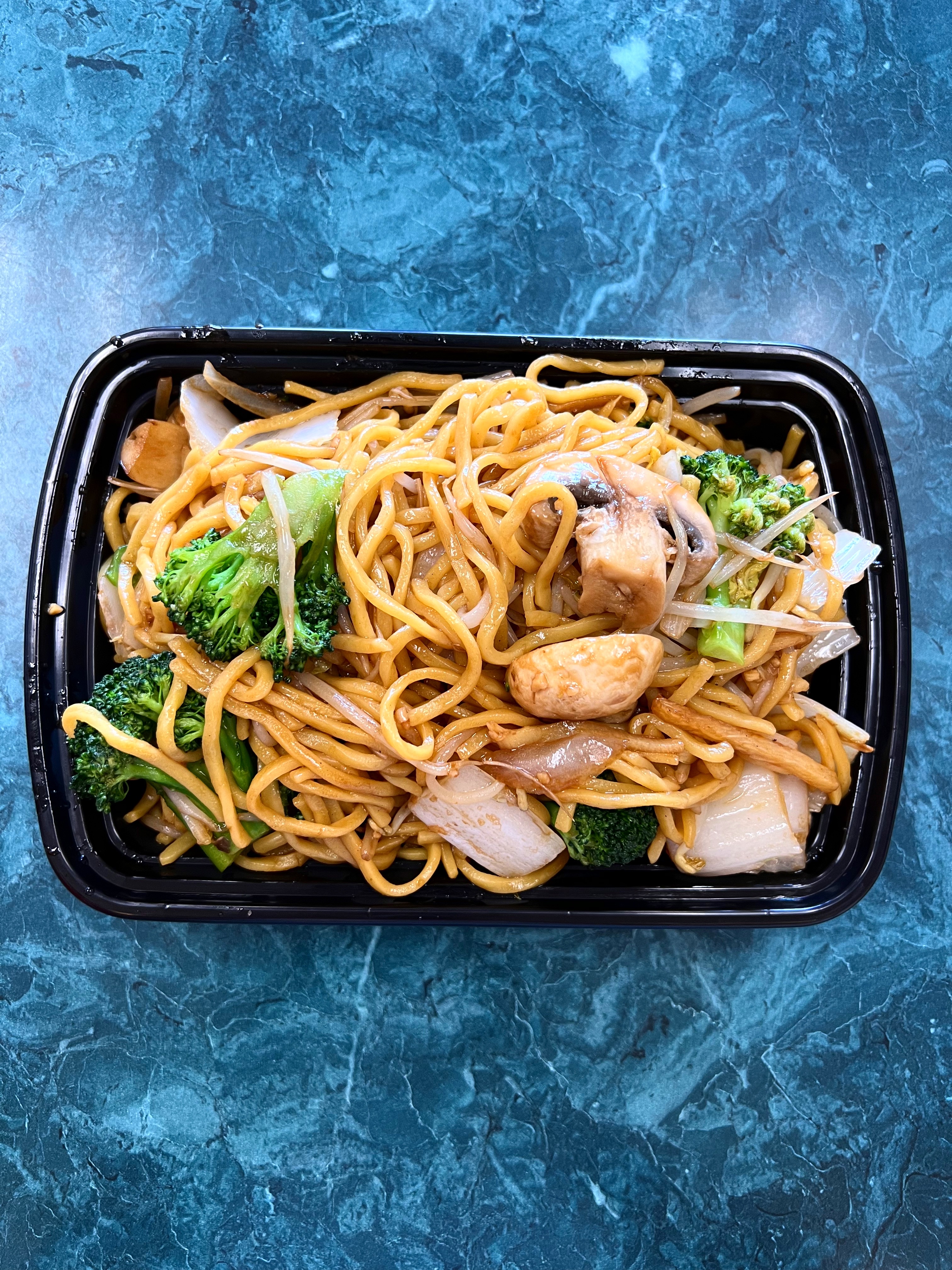 Order 41. Vegetable Lo Mein food online from Golden China Express store, Worthington on bringmethat.com