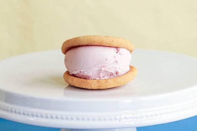 Order Mini Ice Cream Sandwiches food online from Cold Stone Creamery store, Cupertino on bringmethat.com