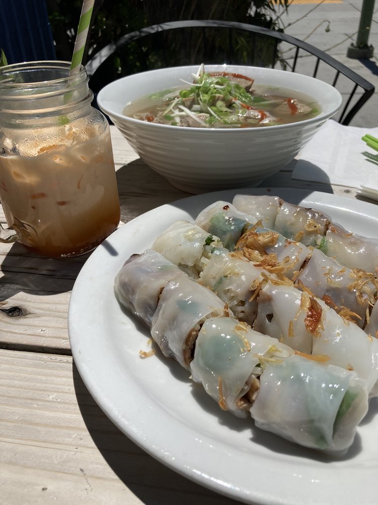 Order HANOI BANH CUON ROLLS - BÁNH CUỐN THỊT NƯỚNG XẢ  (GF) (available until 3:30pm) food online from Tay Ho Oakland store, Oakland on bringmethat.com