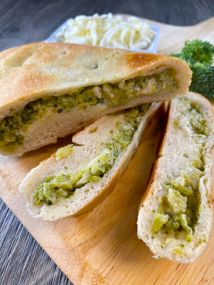 Order Broccoli & Cheese  Stuffed Bread food online from Captain’s Curbside Seafood store, Trappe on bringmethat.com