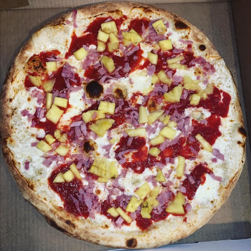Order Hawaiian Pizza - Large 16'' food online from Lou's Woodfire Pizza store, Del Rio on bringmethat.com