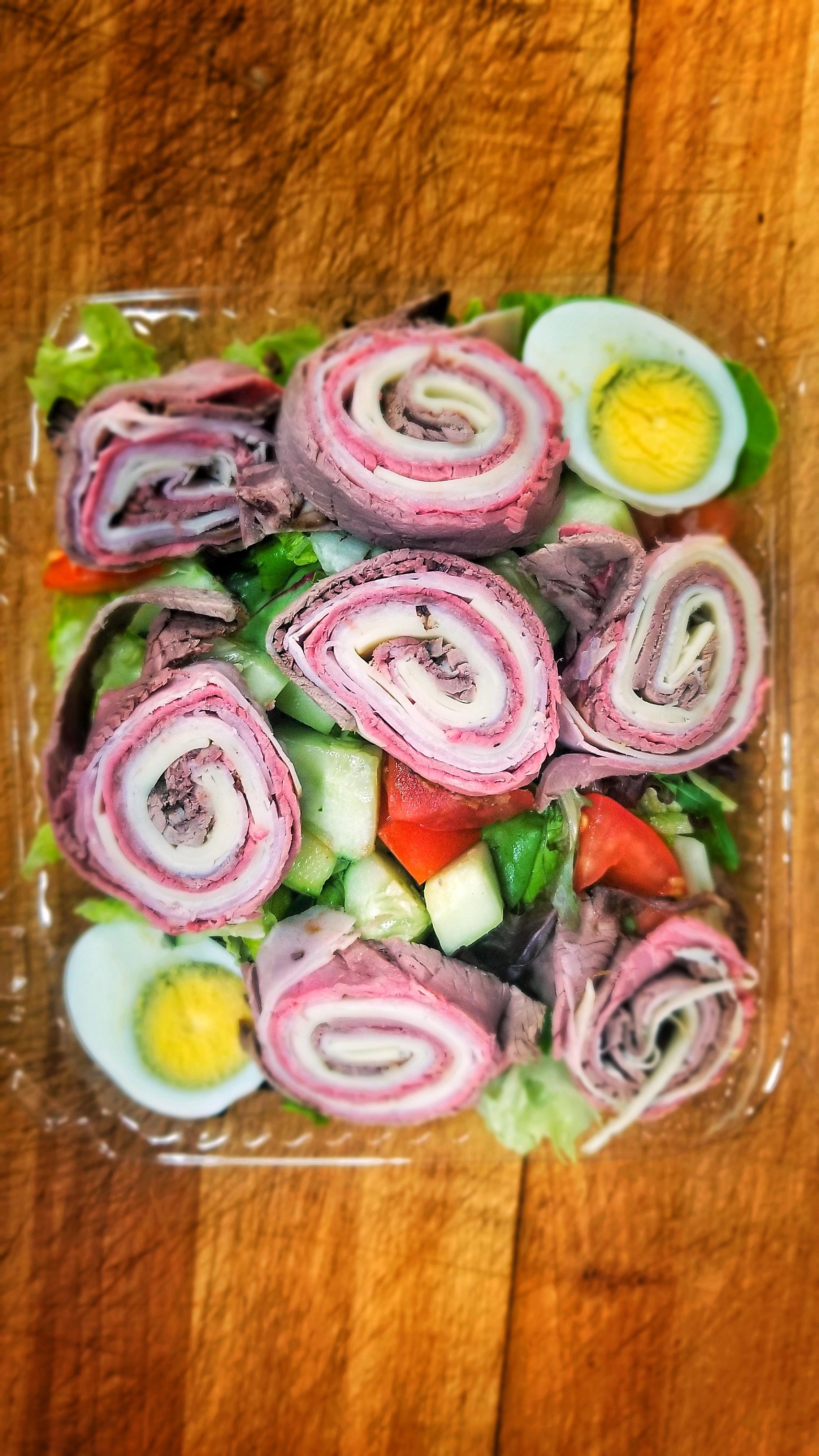 Order 31S. Chef's Salad food online from Harry's Hilltop Catering Delicatessen store, Williston Park on bringmethat.com