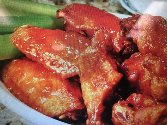 Order Regular Wings food online from Georgio's Oven Fresh Pizza store, Cleveland on bringmethat.com