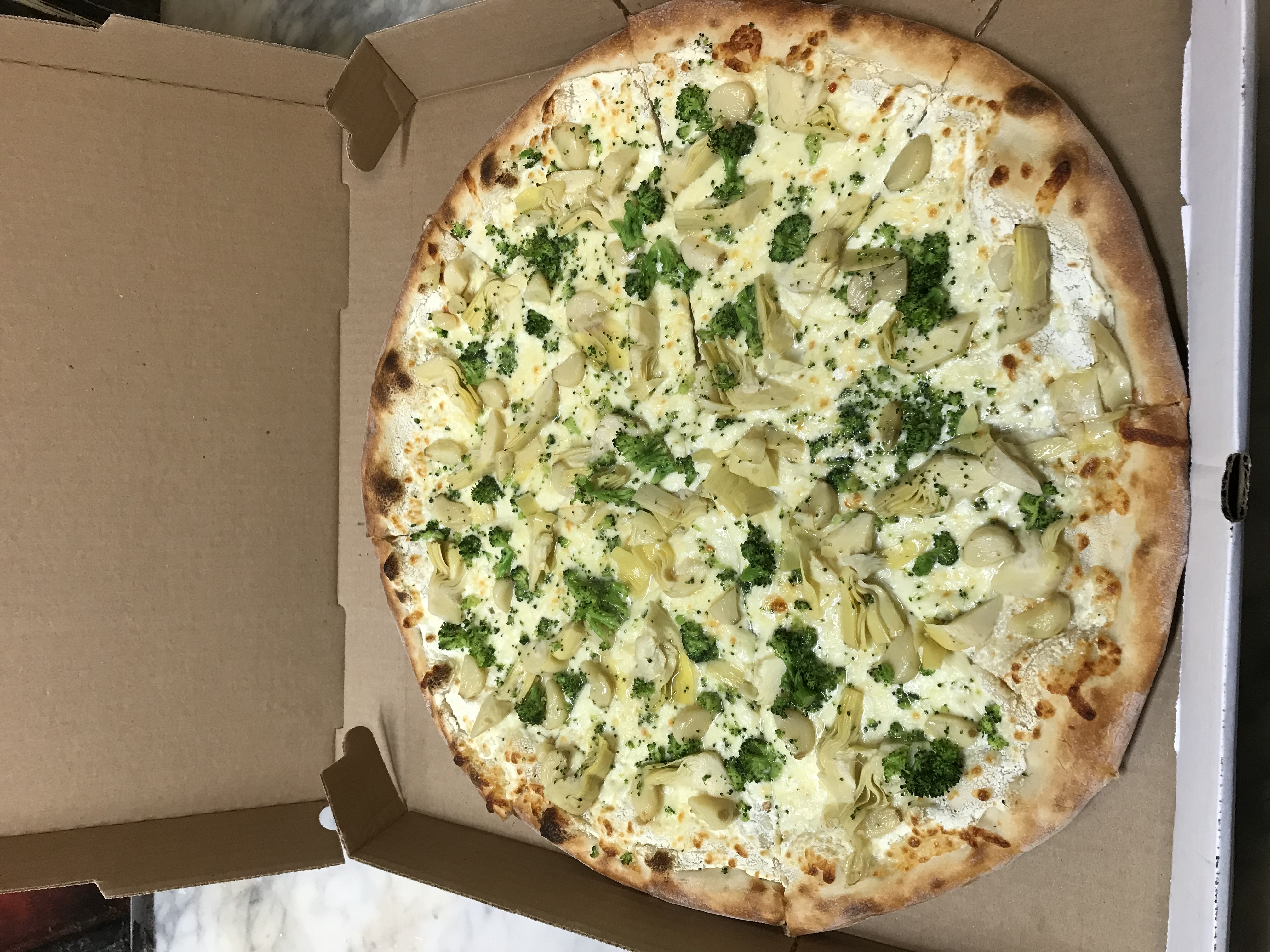 Order 18" Boardwalk "White" Pie food online from Napolitano's Brooklyn Pizza store, Cranston on bringmethat.com