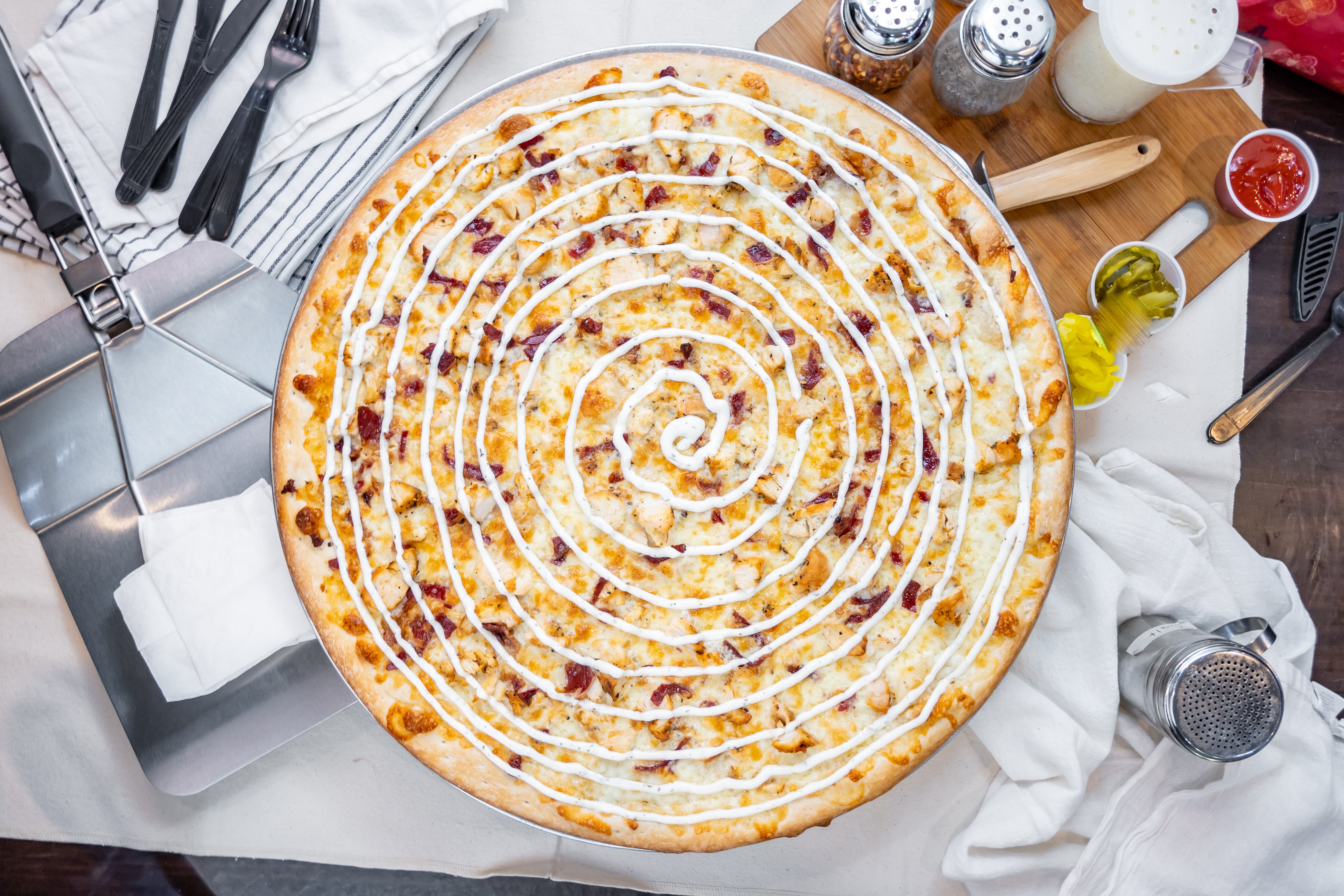Order Chicken Bacon Ranch Pizza - 12" food online from Pazzo Pazzo store, Philadelphia on bringmethat.com
