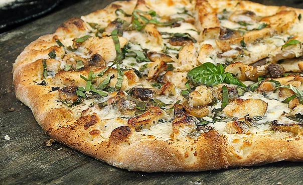 Order Spinach Chicken Alfredo Pizza food online from Sicily Pizza & Pasta - Stafford store, Stafford on bringmethat.com