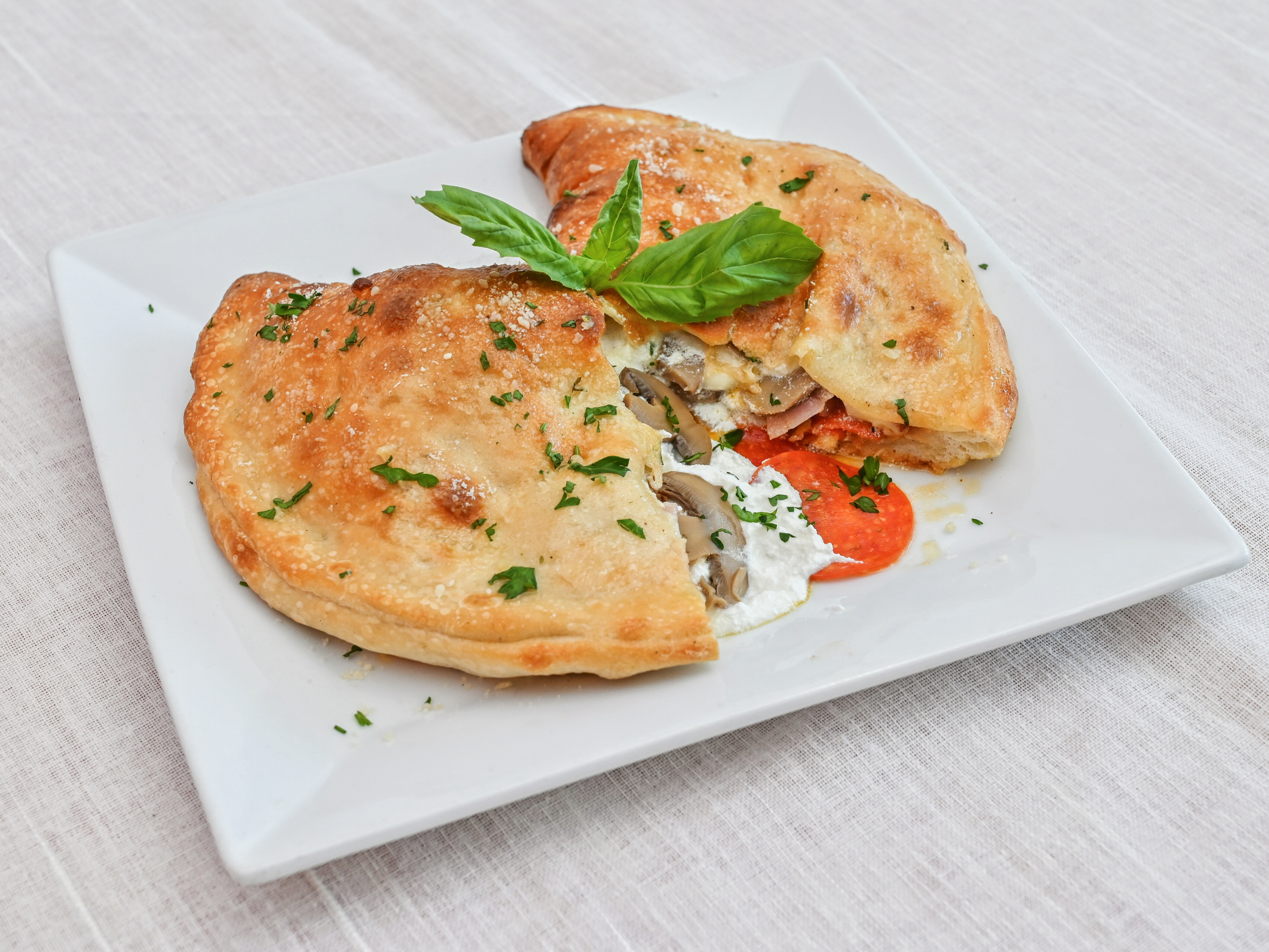 Order pepperoni calzone food online from Mona Lisa Pizzeria & Sub Shop store, Coral Gables on bringmethat.com