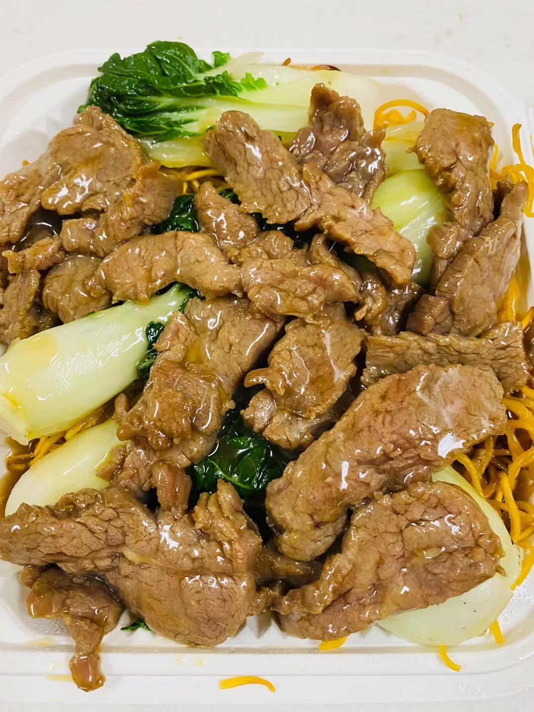 Order Beef Pan Fried Noodle牛肉煎麵    food online from Dim Sum Club store, San Francisco on bringmethat.com