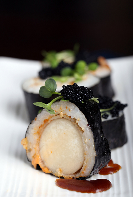 Order Spicy Roll with 6 Pieces Scallop food online from Asia Nine Bar and Lounge store, Washington on bringmethat.com