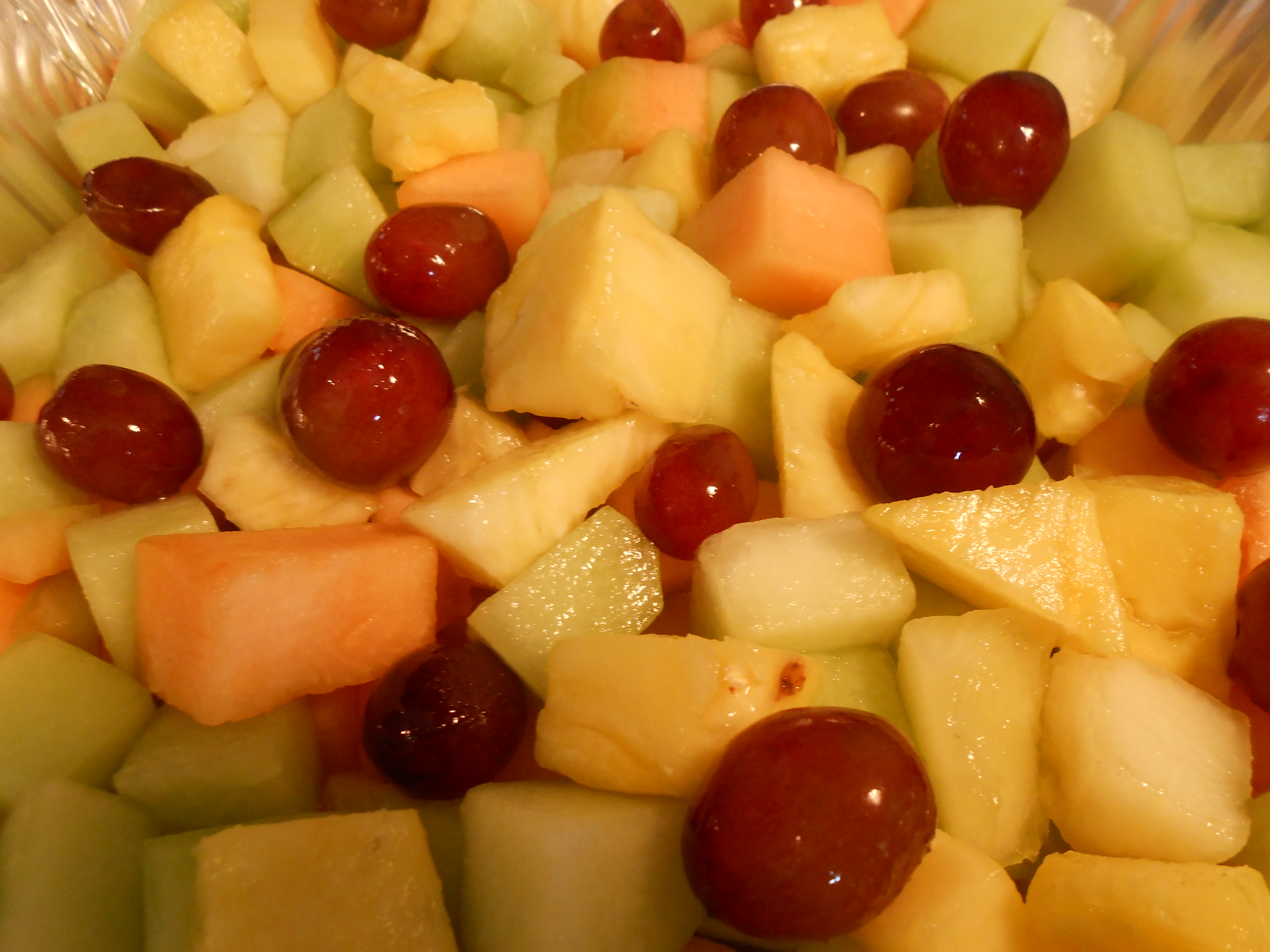 Order Fresh Seasonal Fruit Salad food online from Papacito's Mexican Grille & Catering Service store, Chicago on bringmethat.com