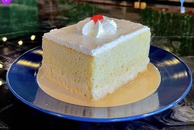 Order TRES LECHES CAKE food online from Los Pinchis Tacos Mexican Cuisine store, Killeen on bringmethat.com