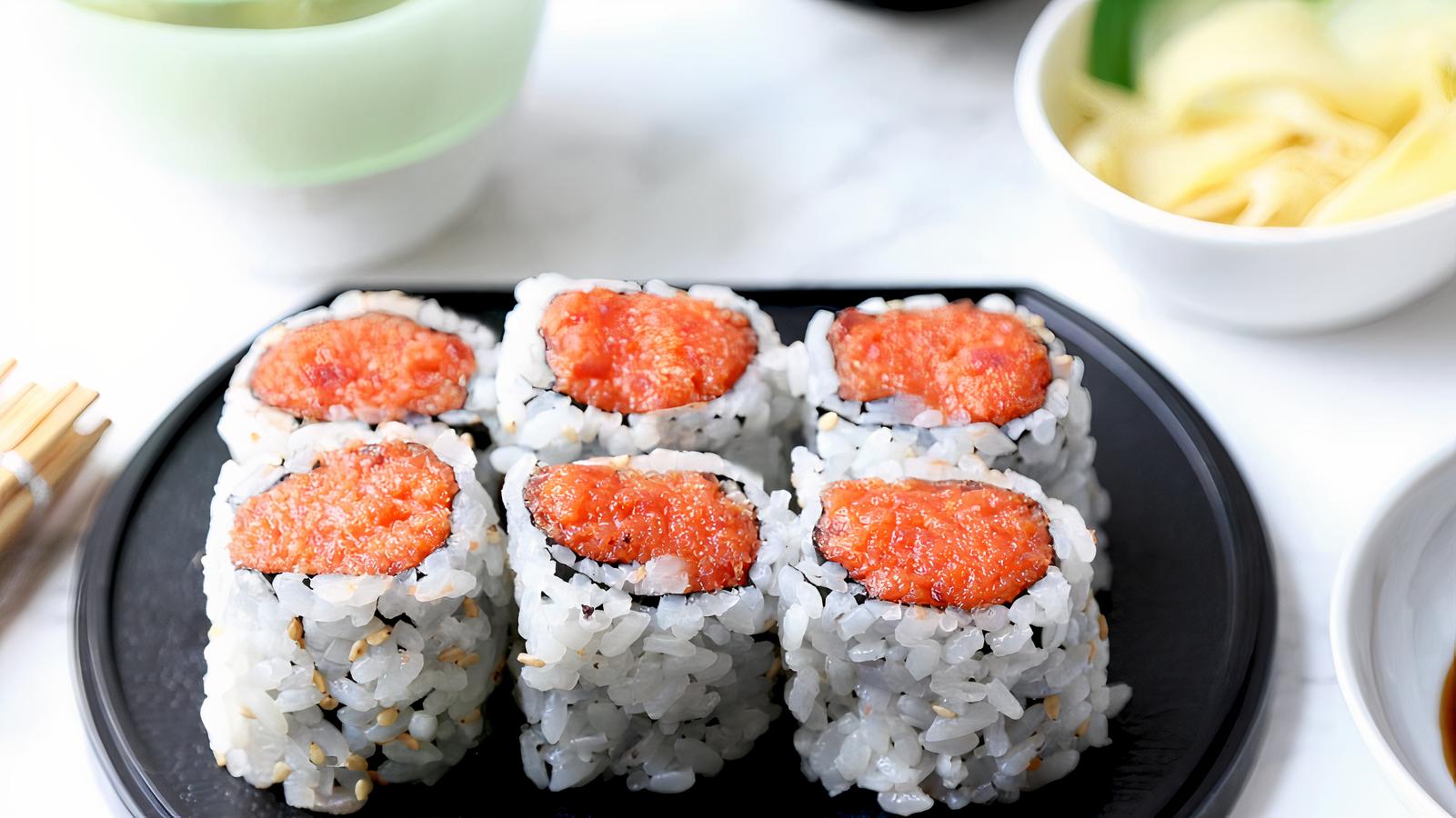 Order Spicy Tuna Roll food online from Midori Sushi & Hibachi store, Davidson on bringmethat.com