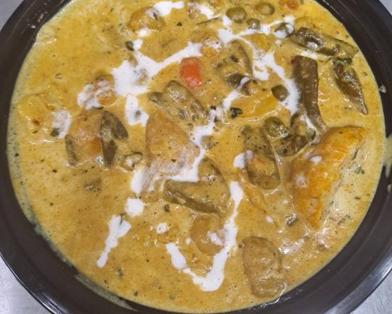 Order Vegetable Korma food online from Flavours Of India store, Gresham on bringmethat.com