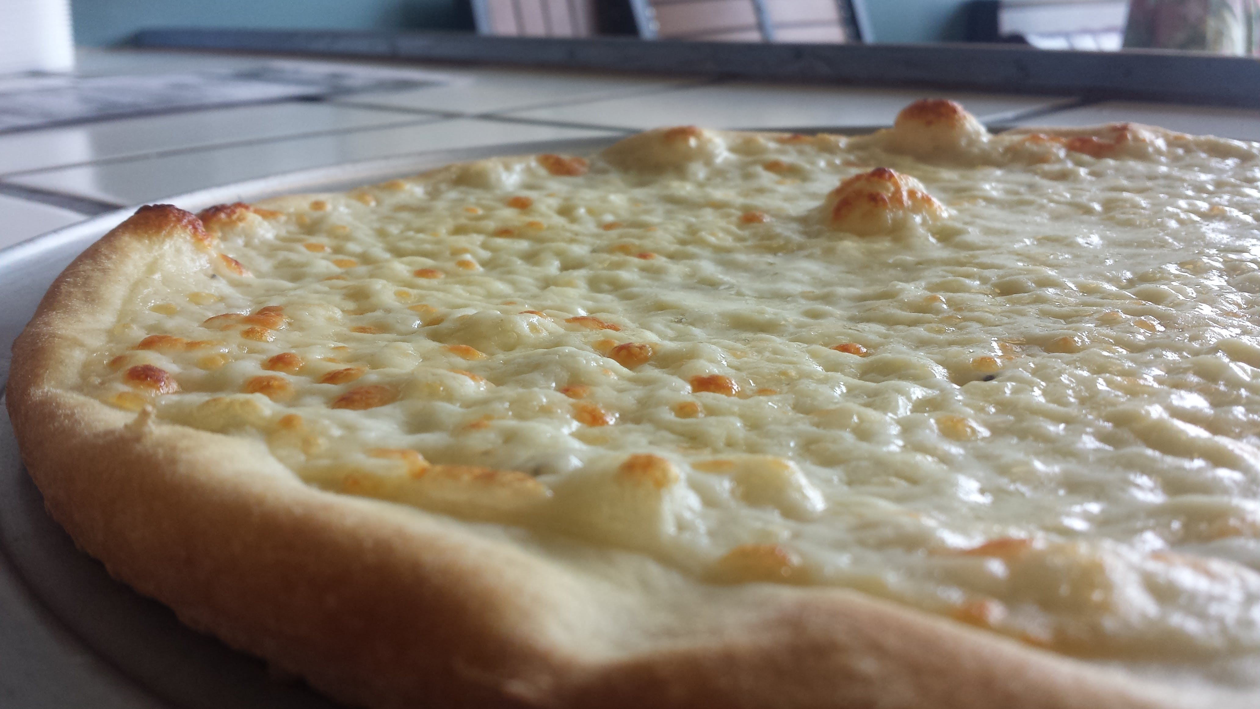 Order Alfredo Pizza - Small 12'' (6 Slices) food online from Luigi Pizza store, Dover on bringmethat.com