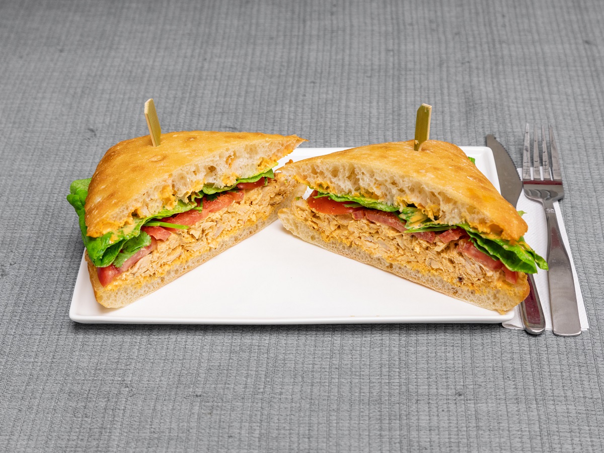 Order Sriracha Chicken Sandwich food online from Hale And Hearty store, New York on bringmethat.com