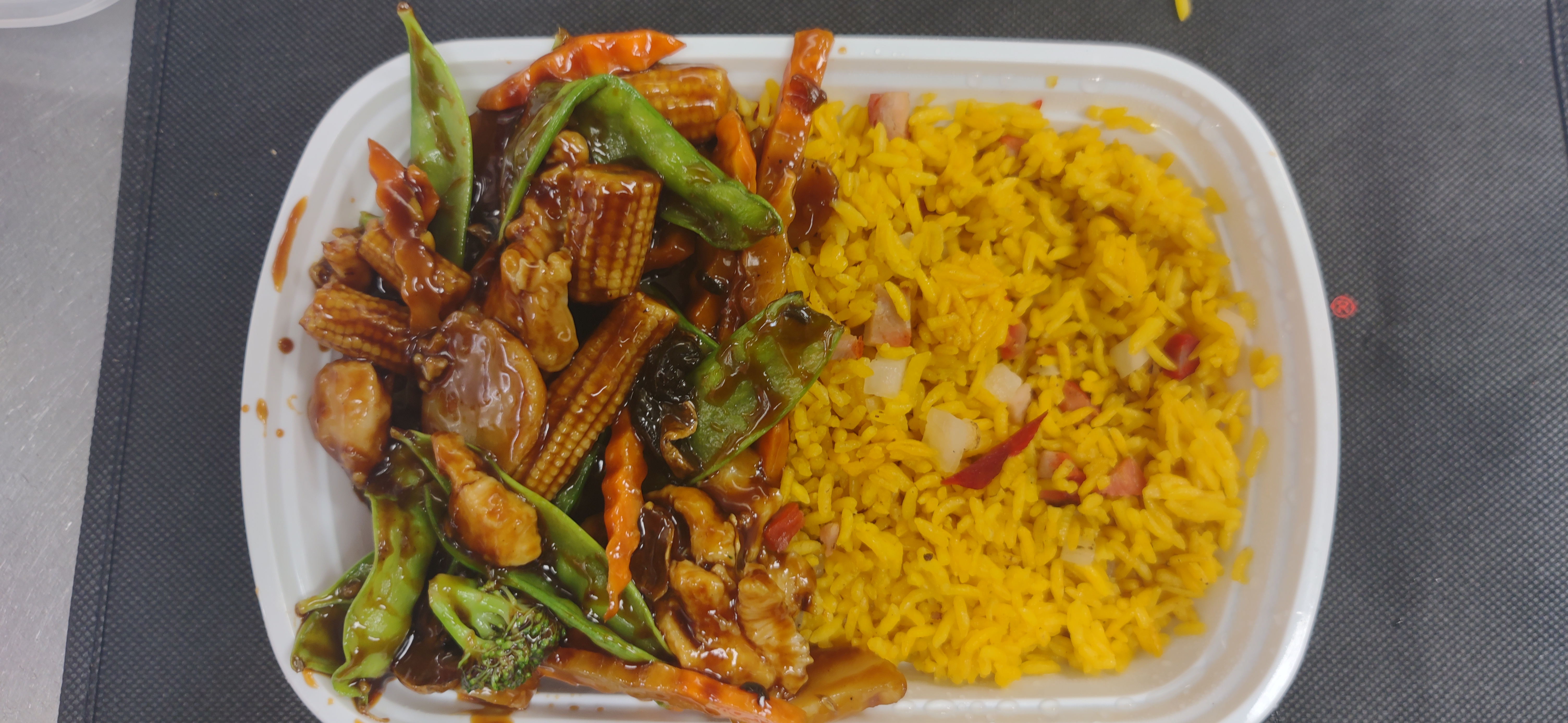 Order C21. Mixed Vegetables with Chicken Combo Platter  food online from China Wok store, Lima on bringmethat.com