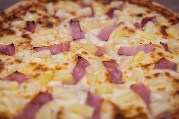 Order Hawaiian Pizza food online from Gionino's Pizzeria store, Orrville on bringmethat.com