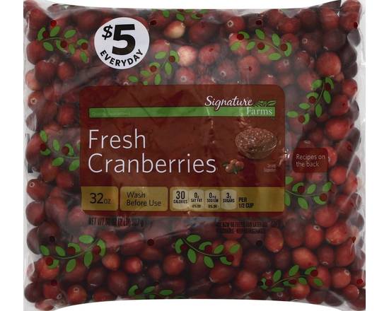 Order Signature Farms · Fresh Cranberries (32 oz) food online from Safeway store, Alamo on bringmethat.com