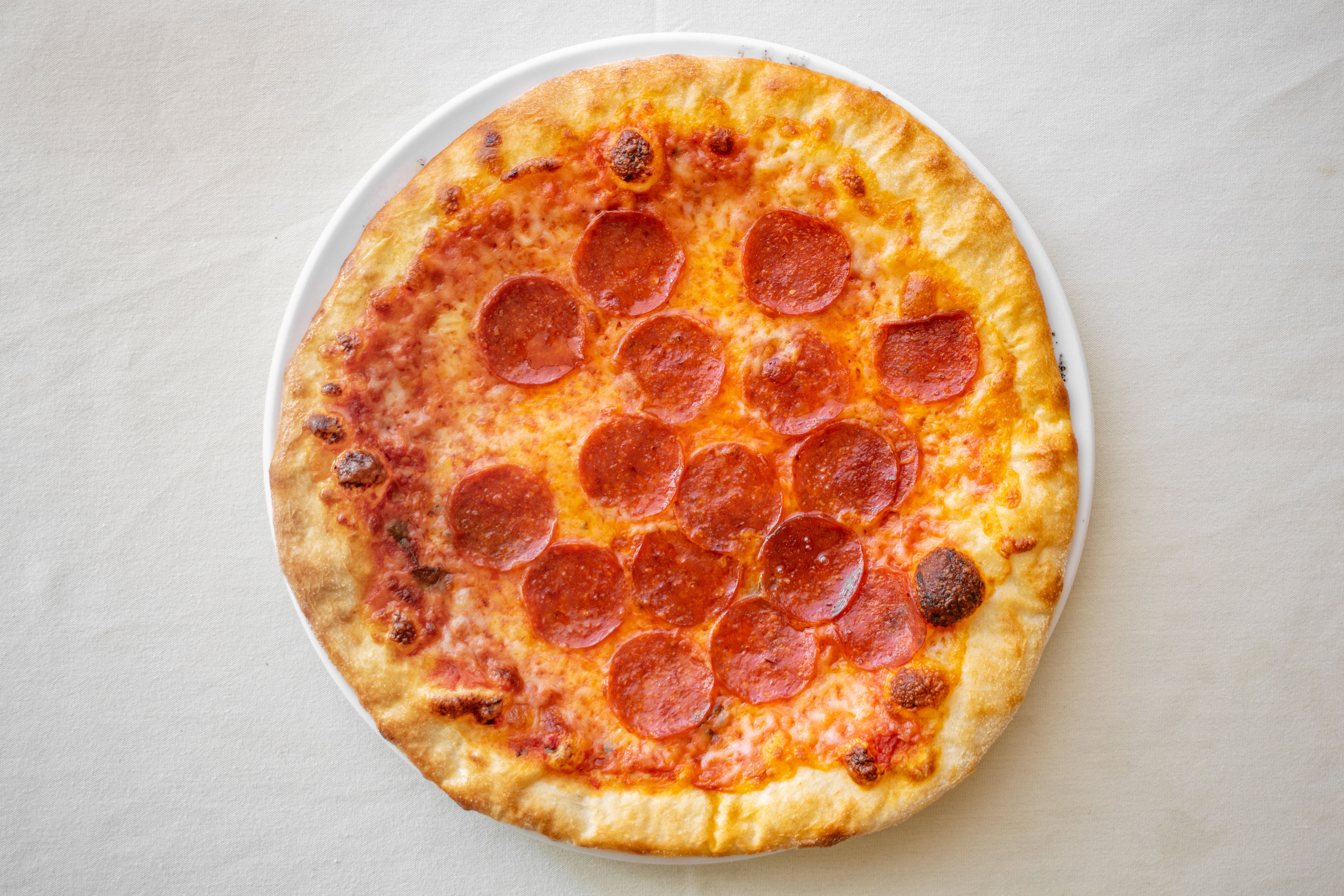 Order Pepperoni Pizza - Personal 12" food online from Vinnie's Pizzeria Ristorante store, Boonton on bringmethat.com