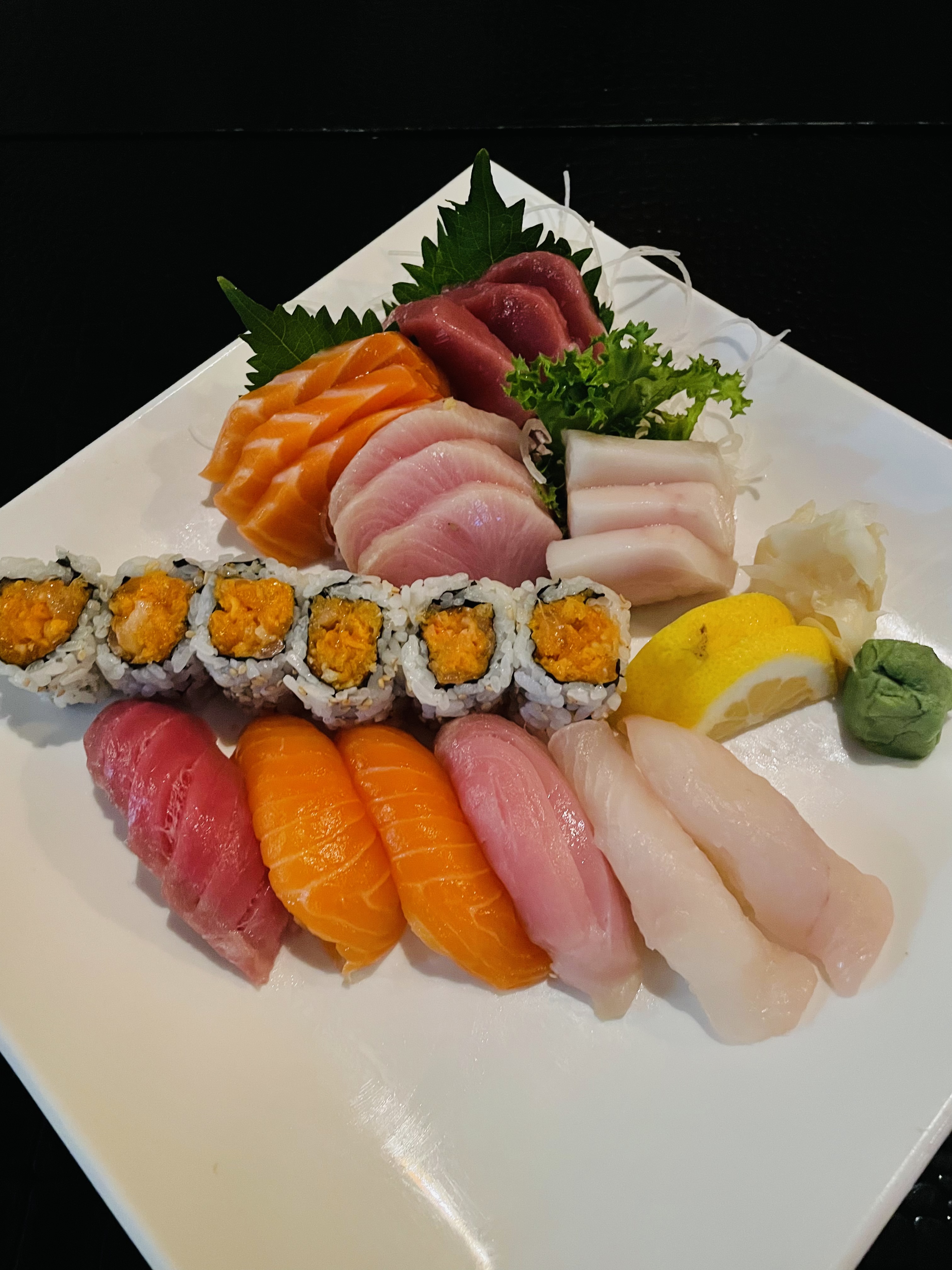 Order 05. Sushi and Sashimi Combo Entree food online from Yama Fuji Sushi store, Briarcliff Manor on bringmethat.com