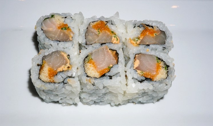 Order Spicy Crunchy Yellowtail Roll (6pcs) food online from Rainbow Sushi store, Germantown on bringmethat.com