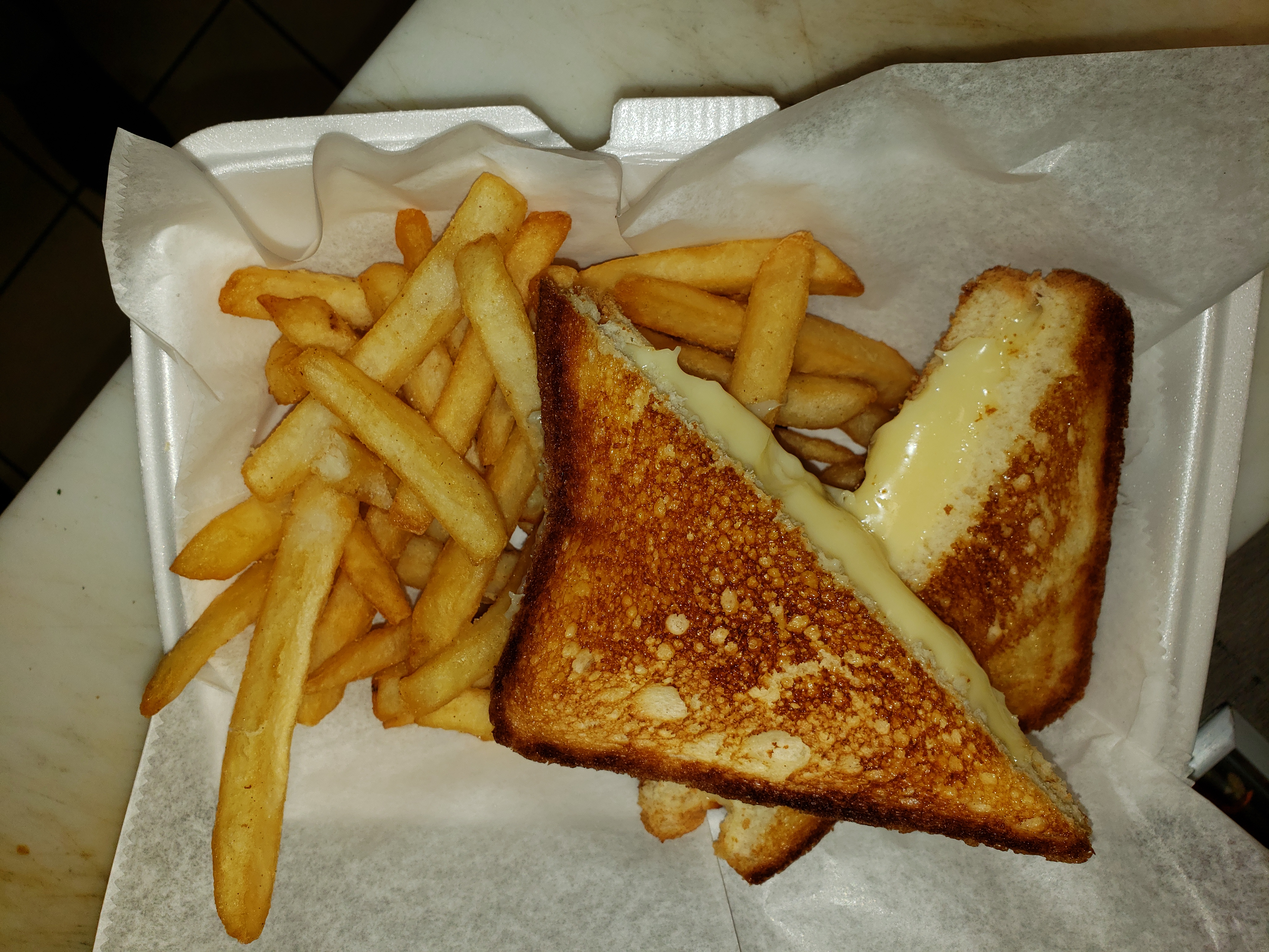 Order Kid's Grilled Cheese food online from Slice Pizzeria store, Barrington on bringmethat.com