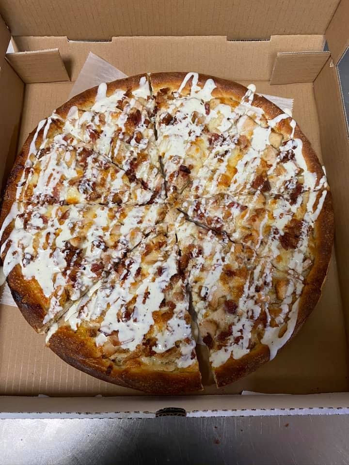 Order Rancho Chicken Pizza - Small 10'' food online from Cuzins Pizza store, Seekonk on bringmethat.com
