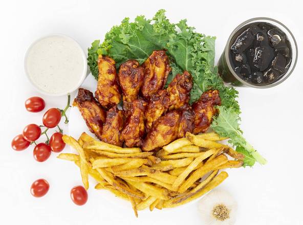 Order 8 PCS Classic Wings Combo food online from Sauce & Toss store, Zion on bringmethat.com