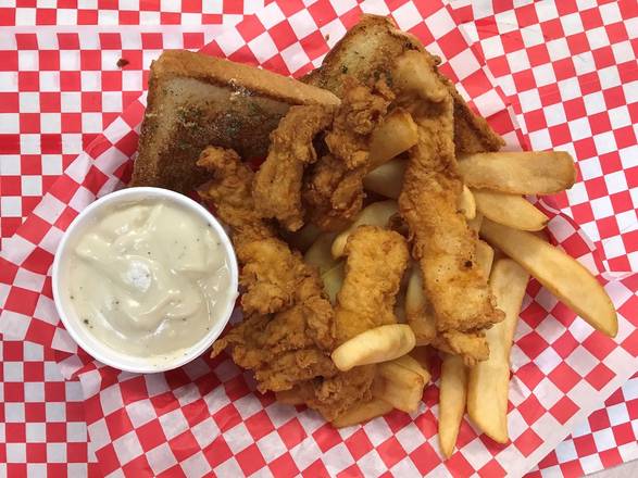 Order Chicken Finger Basket food online from Mama's Daughters' Diner store, Irving on bringmethat.com