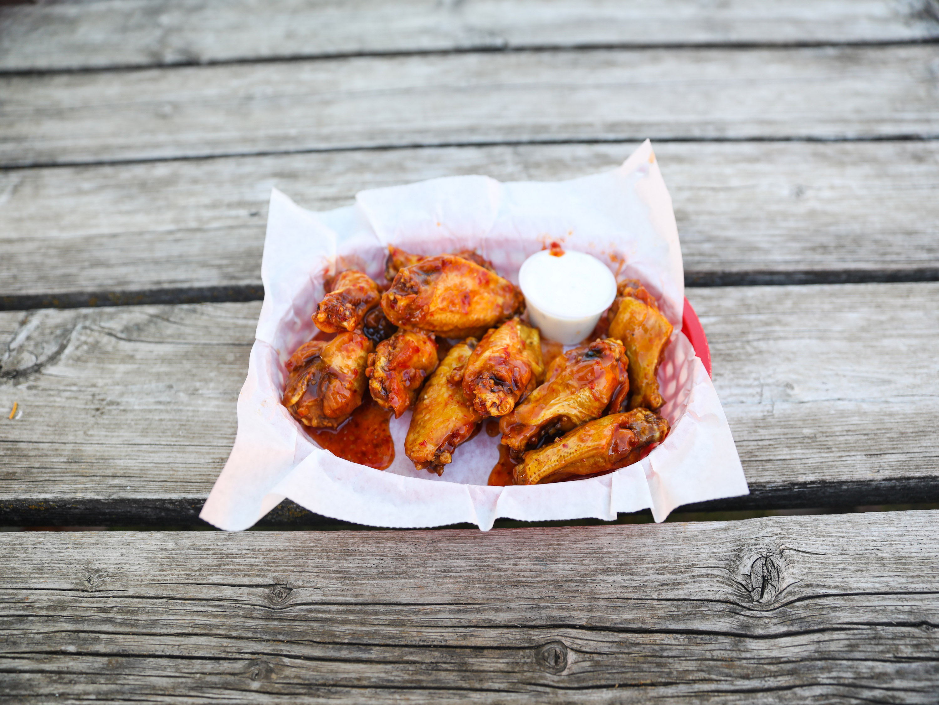 Order Chicken Wings food online from Steinbeck's Pub Sports Bar & Grill store, Sioux City on bringmethat.com