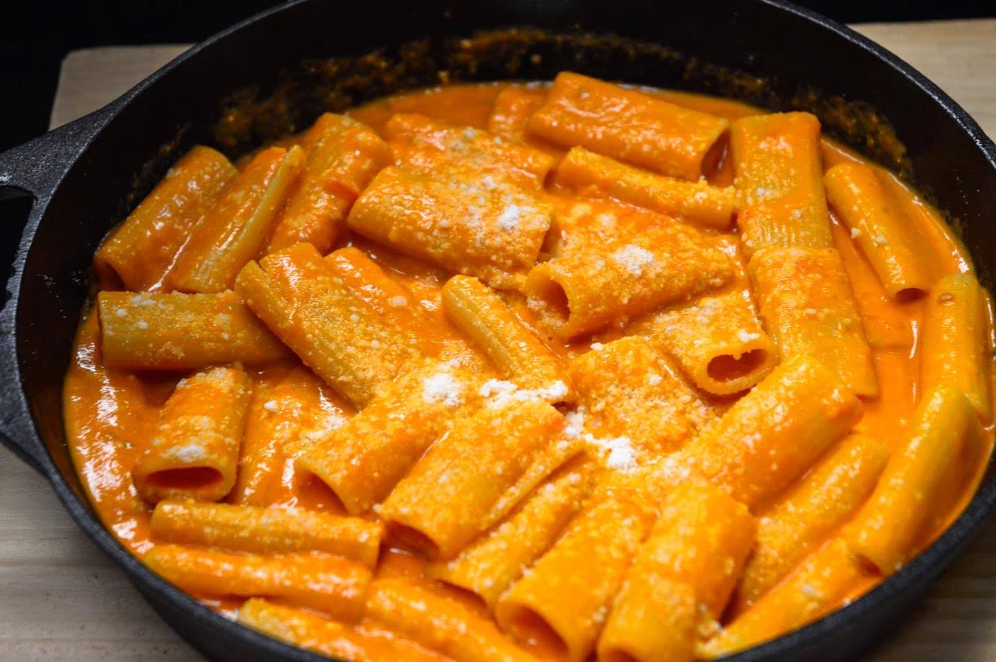 Order Rigatoni in Vodka Sauce food online from Cast Iron Chef Chop House And Oyster Bar store, New Haven on bringmethat.com