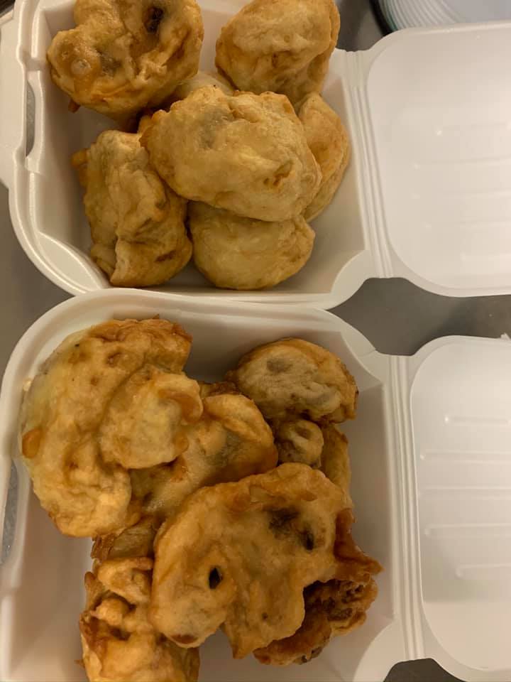 Order Fried Mushrooms food online from Sam and Charlie's store, Toledo on bringmethat.com