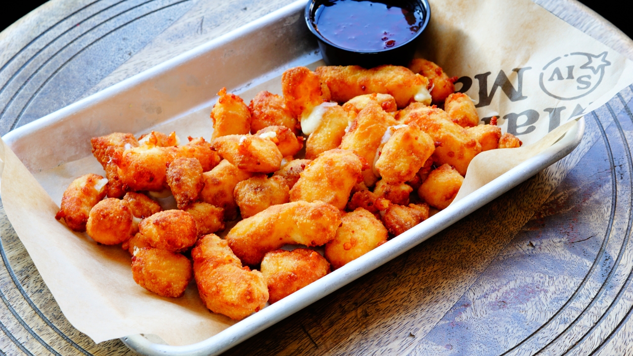 Order Ellsworth, WI Cheese Curds food online from Pub 819 store, Hopkins on bringmethat.com