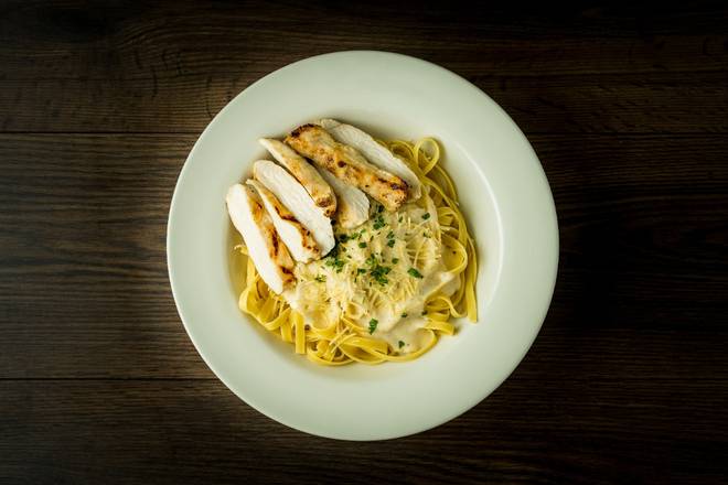 Order PD Chicken Fettuccine food online from Robintino store, Bountiful on bringmethat.com