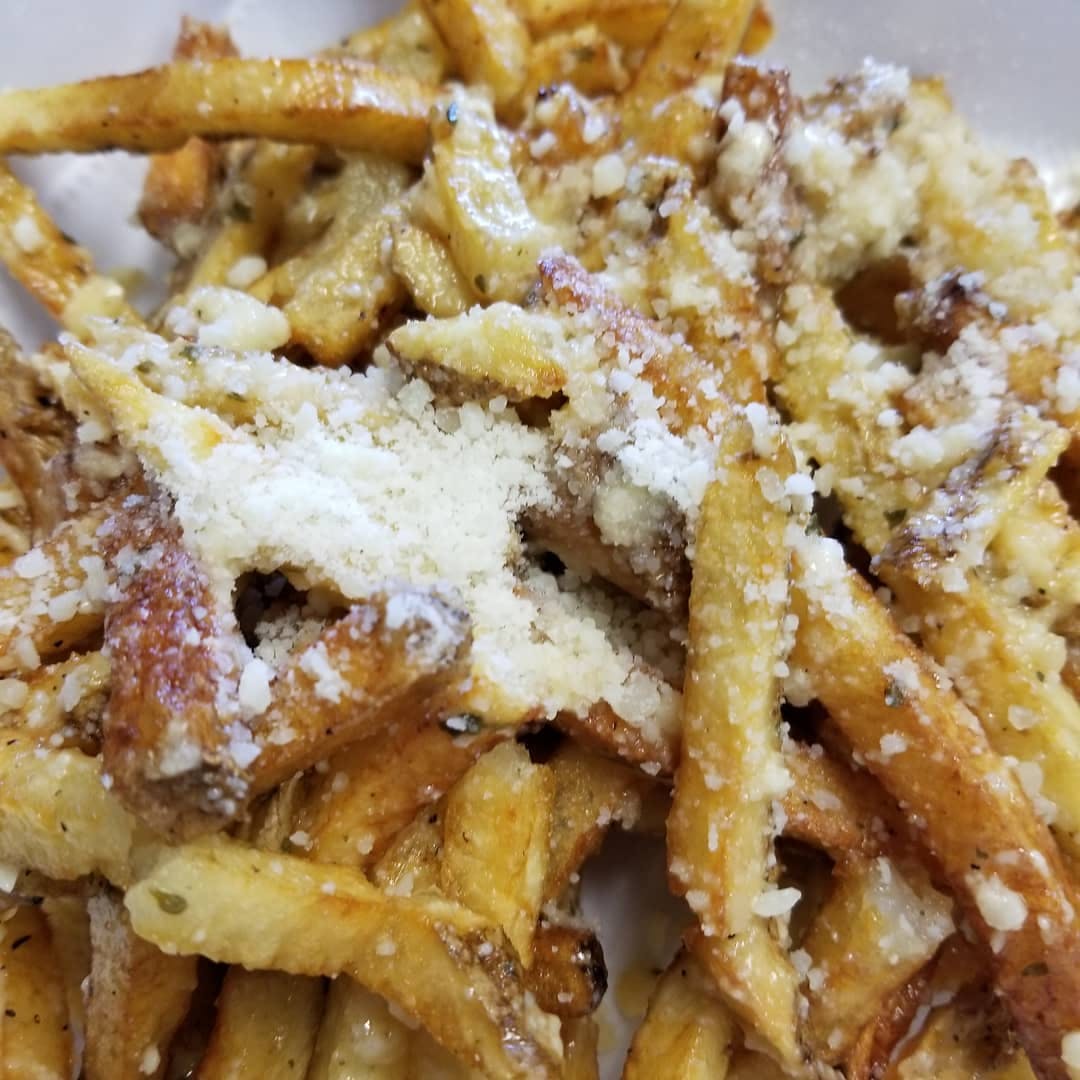 Order Fresh Cut Garlic Fries - Appetizer food online from Cangiano's store, Scranton on bringmethat.com