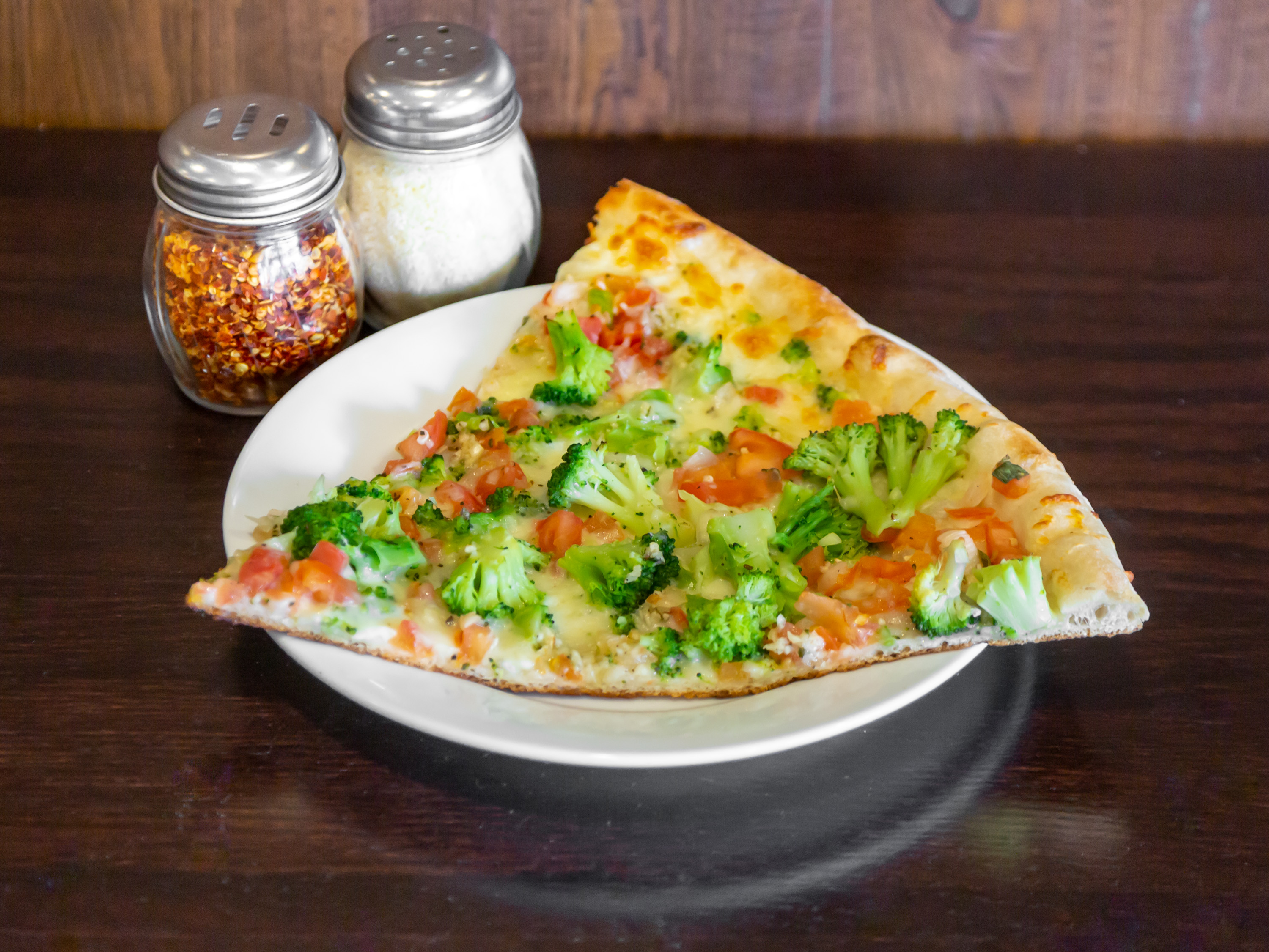 Order White Vegetable Slice Pizza food online from Illiano Pizzeria & Restaurant store, Colchester on bringmethat.com