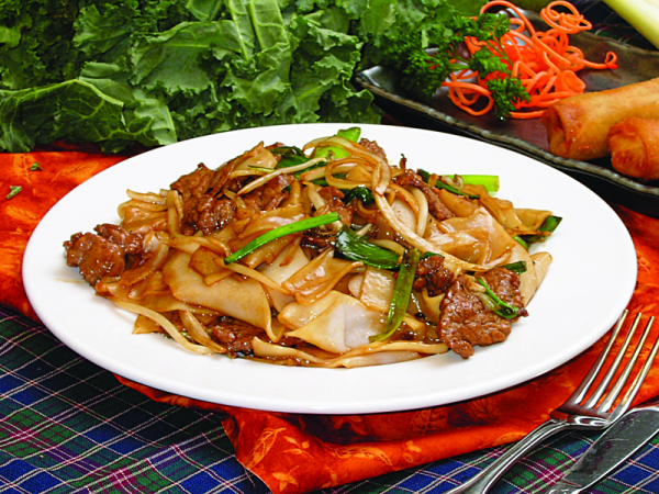 Order Beef Chow Foon food online from Chau's cafe store, Ashburn on bringmethat.com