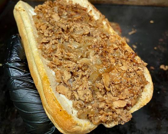 Order 稜  Chicken Cheesesteak  food online from Yinzer's Amazing Cheesesteaks store, New Orleans on bringmethat.com