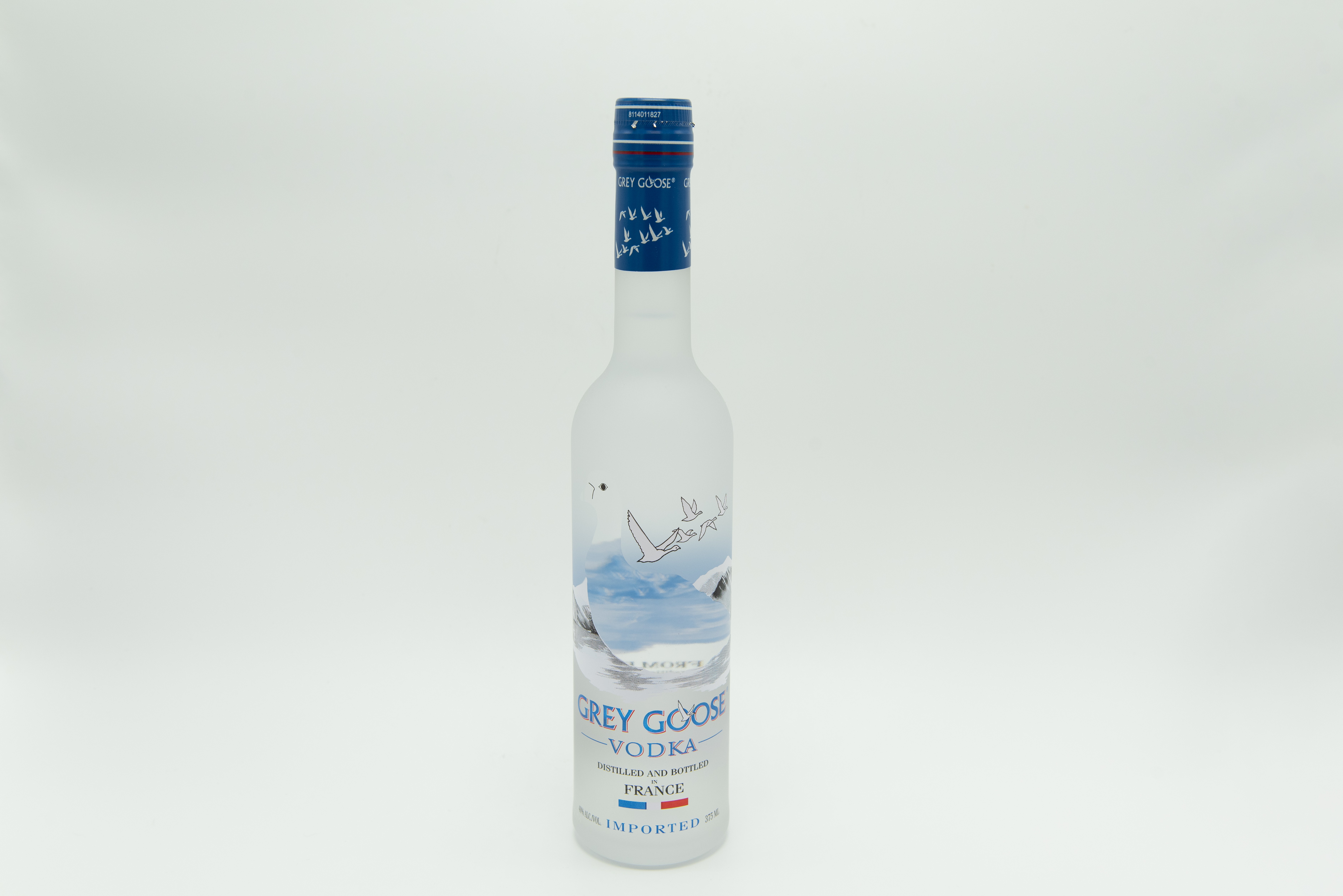Order Grey Goose, 750mL Vodka food online from Sandpiper Liquors store, Summerland on bringmethat.com