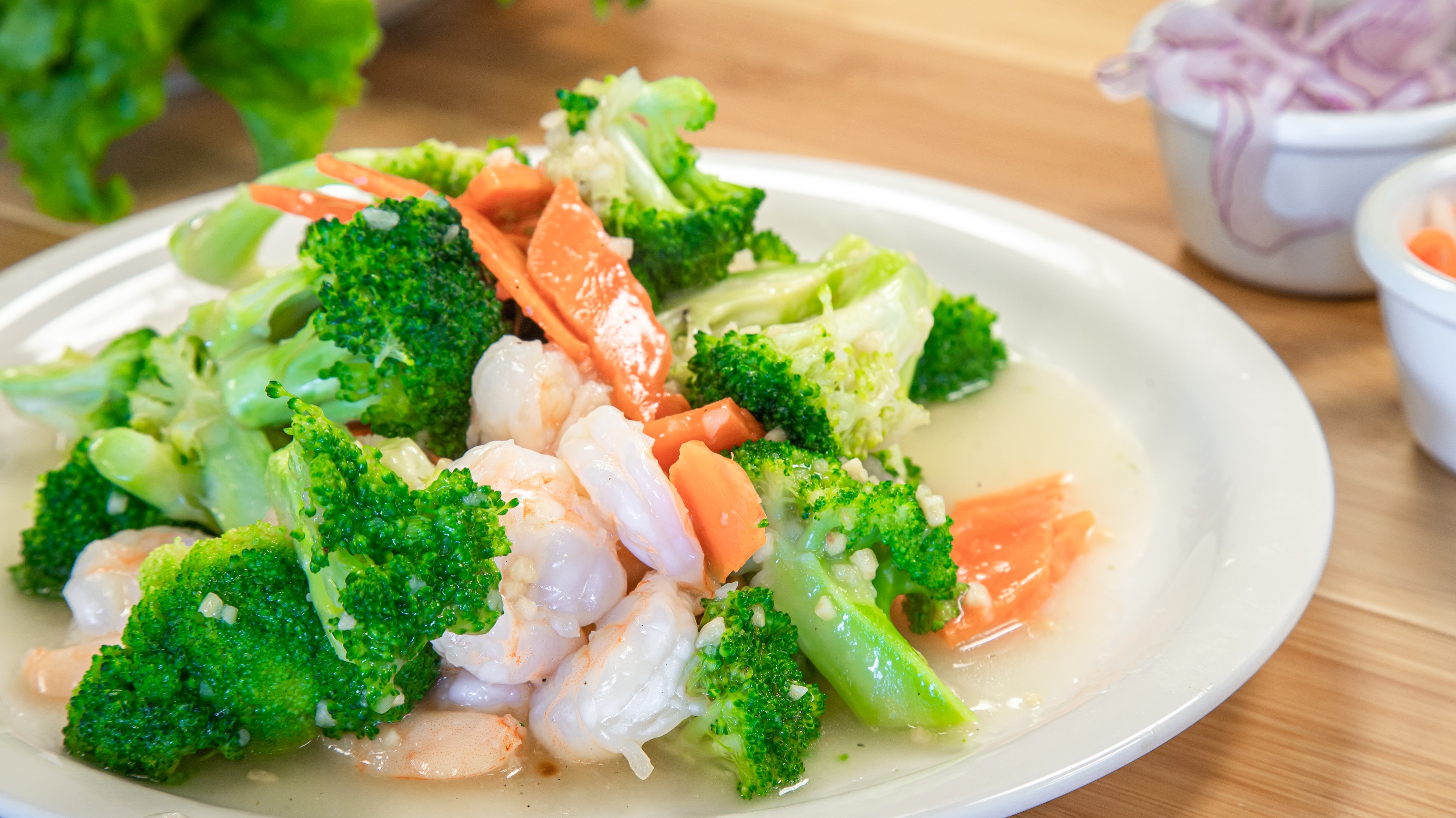 Order 12. Shrimp with Broccoli food online from Pho Cafe Hong Kong Diner store, Reno on bringmethat.com