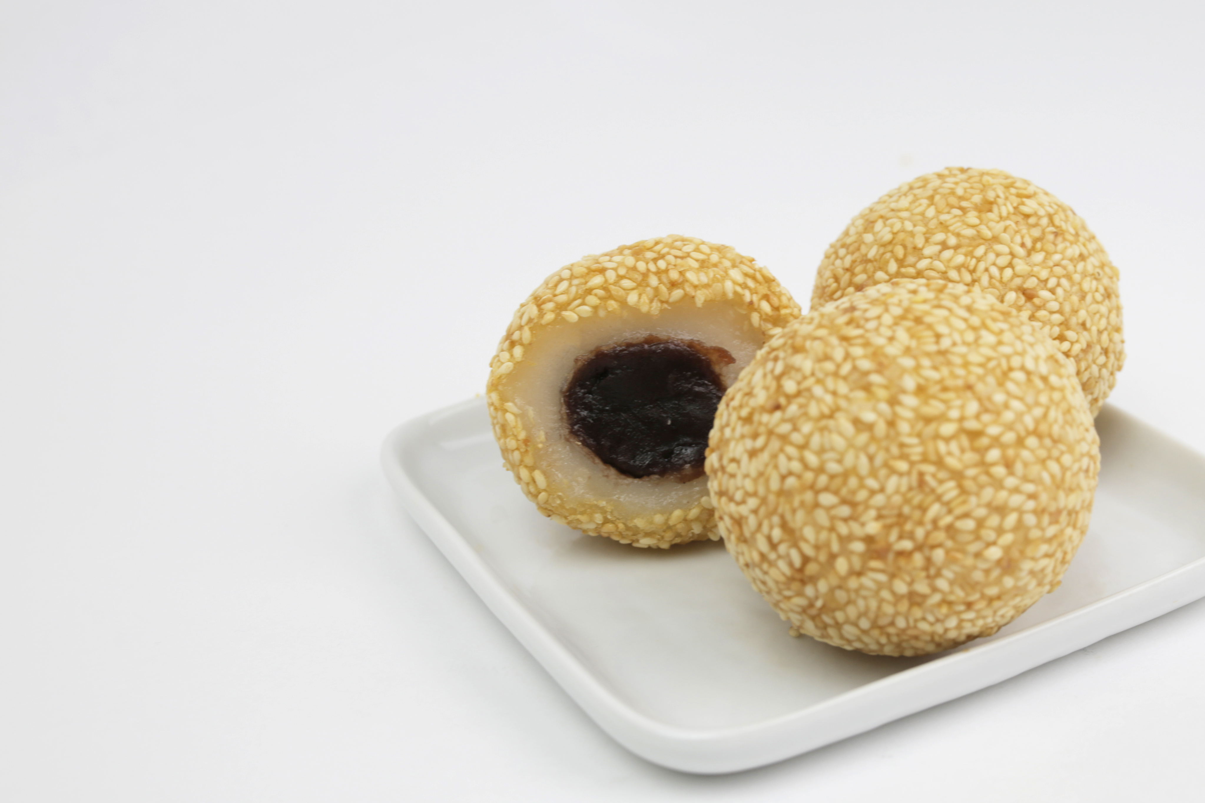 Order Fried Sesame Ball food online from Dim Sum King store, Seattle on bringmethat.com