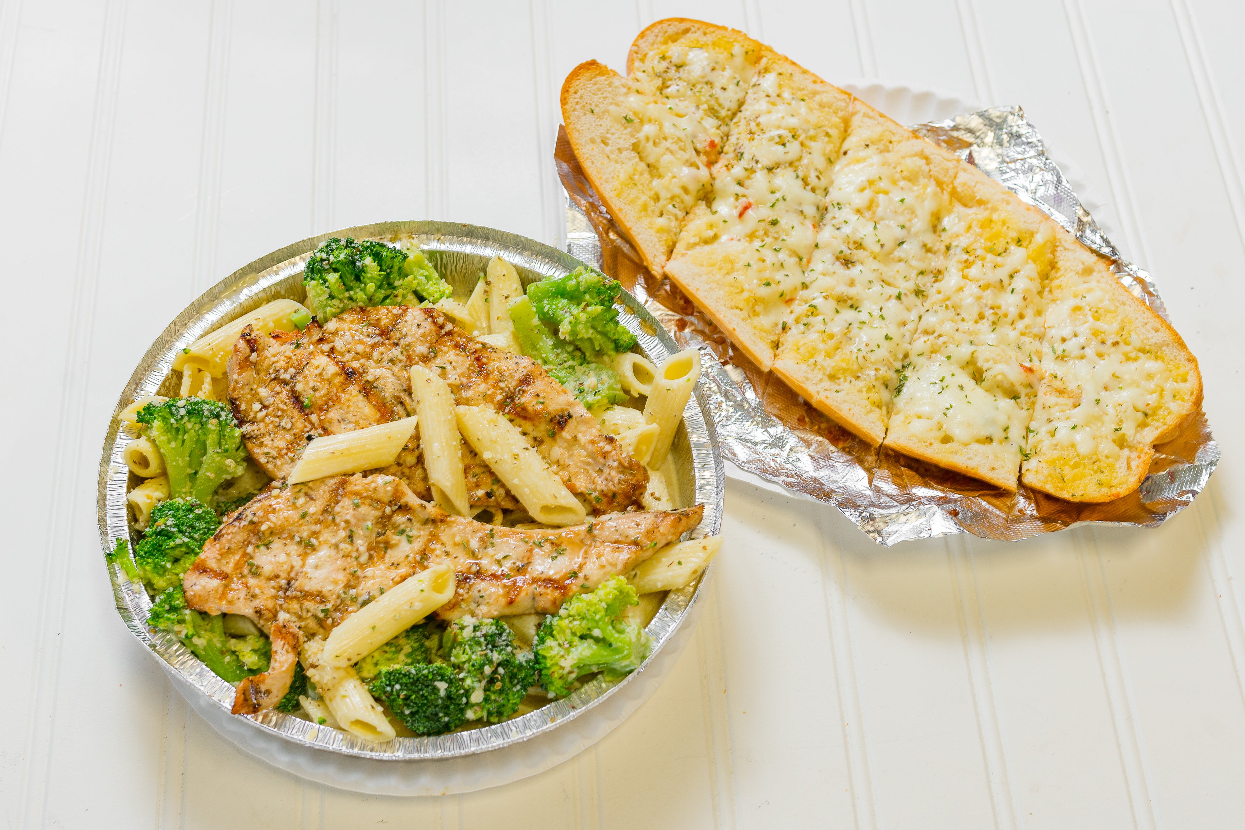 Order Chicken Alfredo with Broccoli - Dinner food online from Ray 1 Pizza store, Reading on bringmethat.com